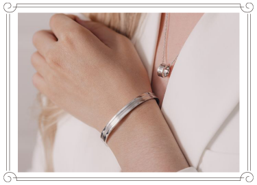 ブレスレットを取り扱うハイブランドは？選ぶ際のポイントも解説